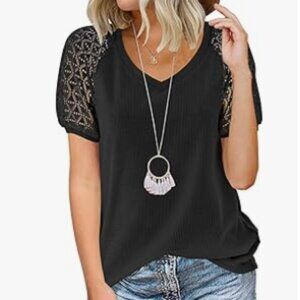 Syzri Black Top in size XX-Large with Lace Sleeves in color Black